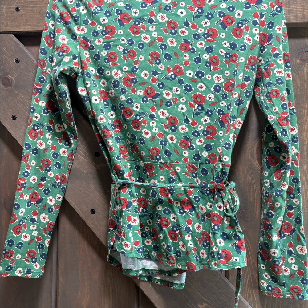 Kettlewell Floral Wrap Top - leaf Green, Red earth autumn size small - Picture 4 of 4